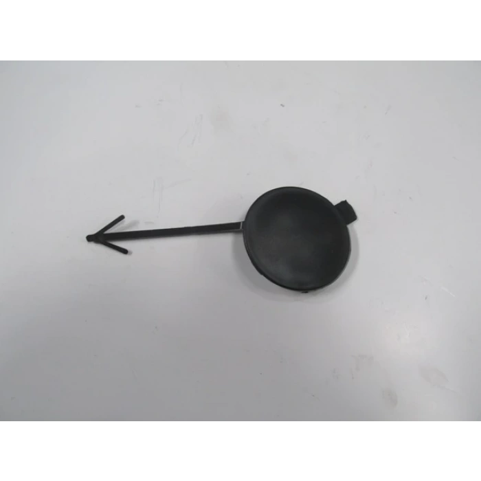 SKODA OCTAVIA- 13/17; ÖN TAMPON ÇEKİ DEMİRİ KAPAĞI SİYAH (TW)