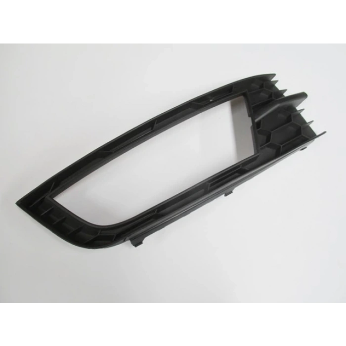 SKODA OCTAVIA- 13/17; SİS LAMBA KAPAĞI SAĞ SİS DELİKLİ (TW-Y)