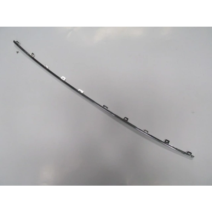 SKODA OCTAVIA- 17/19; ÖN TAMPON PANJURU NİKELAJ ÇITASI ORTA (TW-Y)