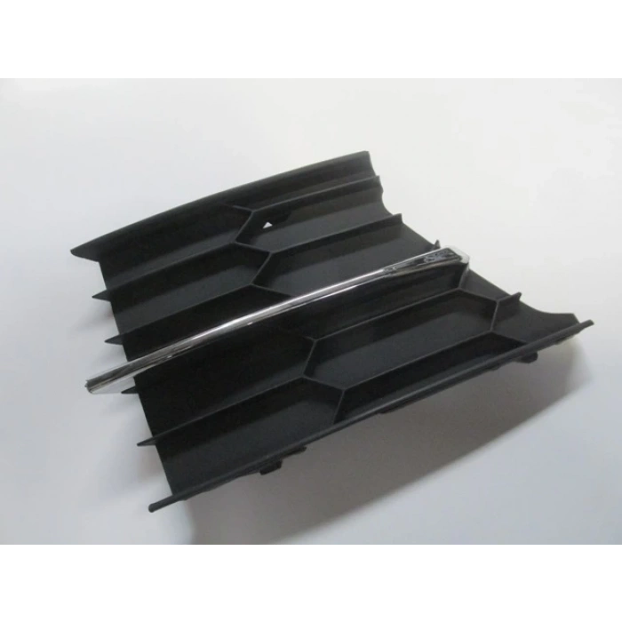 SKODA RAPID- 13/16; TAMPON PANJURU SOL NİKELAJ ÇITALI (SİS LAMBASI YANI)(TW)