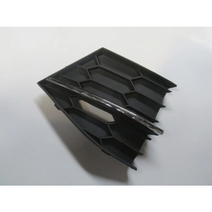 SKODA RAPID- 16/18; TAMPON PANJURU SAĞ NİKELAJ ÇITALI (SİS LAMBASI YANI) (TW-Y)