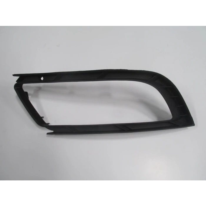 SKODA SUPERB- 13/15; SİS LAMBA ÇERÇEVESİ SOL (TW-Y)