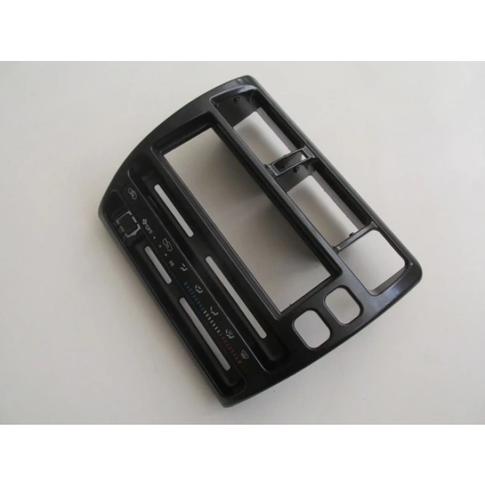 TOYOTA COROLLA- AE101- 93/98; ÖN GÖĞÜS TEYP PANELİ/ÇERÇEVESİ (HAVALANDIRMA PANELİ)