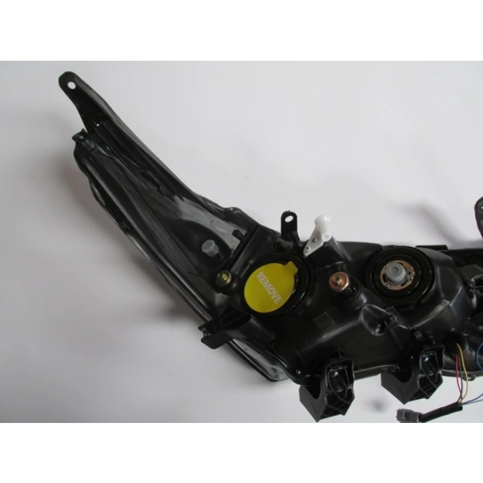 TOYOTA COROLLA- NDE180- 13/16; FAR LAMBASI SOL ELEKTRİKLİ/MOTORSUZ/LEDLİ/NİKELAJ ÇITALI (E MARKLI)