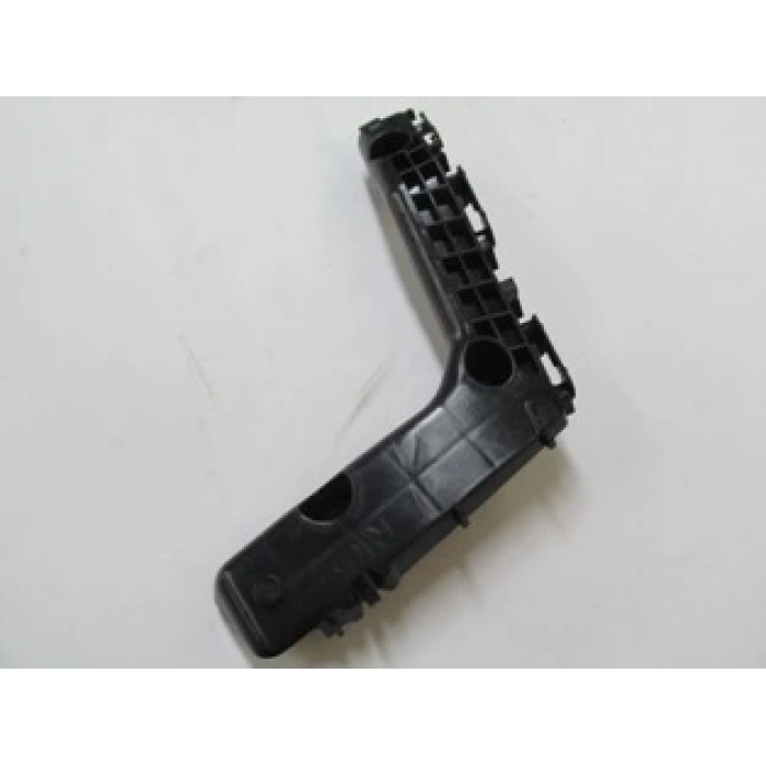 TOYOTA COROLLA- NDE180- 13/16; ÖN TAMPON İÇ BAĞLANTI BRAKETİ SAĞ (YAN KULAĞA TAKILAN) (TYG)