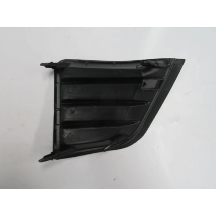 TOYOTA COROLLA- NDE180- 13/16; SİS LAMBA KAPAĞI SAĞ SİYAH (SİS DELİKSİZ) (TW)