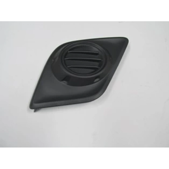 TOYOTA HILUX- PICK UP- 15/19; SİS LAMBA KAPAĞI SAĞ SİS DELİKSİZ (LM)