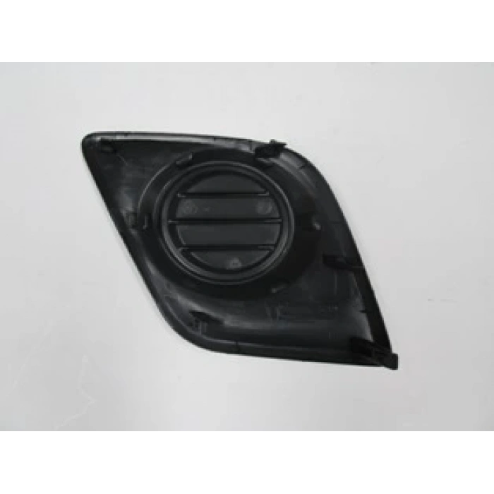 TOYOTA HILUX- PICK UP- 15/19; SİS LAMBA KAPAĞI SAĞ SİS DELİKSİZ (LM)