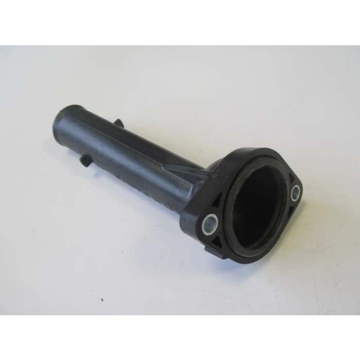 TOYOTA RAV4- 94/00; MOTOR SU GİRİŞ BORUSU (PLASTİK)