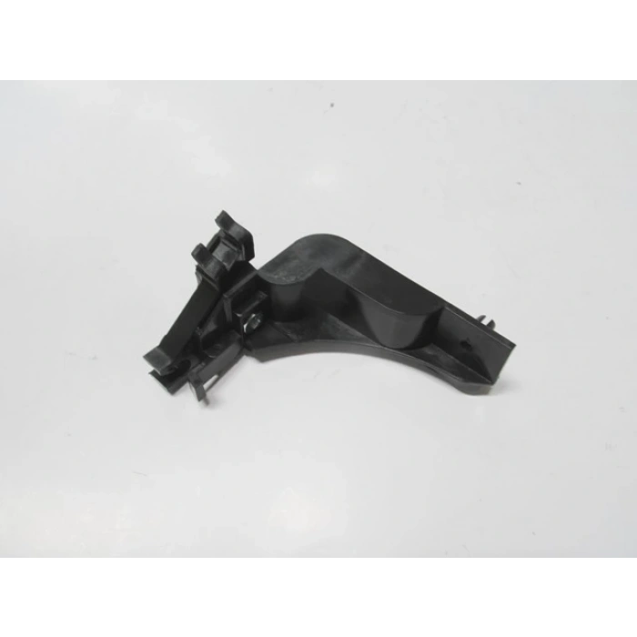 TOYOTA YARIS- 02/06; ÖN TAMPON BRAKETİ İÇ SAĞ (YAN KULAĞA TAKILAN) (TW)