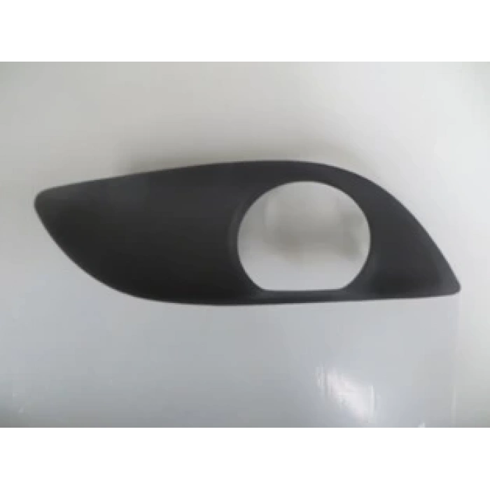 TOYOTA YARIS- 09/11; SİS LAMBA KAPAĞI SAĞ SİYAH (SİS DELİKLİ) (CASP)