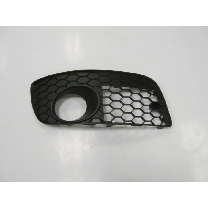 VOLKSWAGEN GOLF- 5- 04/09; SİS LAMBA KAPAĞI SAĞ SİYAH (SİS DELİKLİ)(GTI) (IZGARALI AÇIK TİP)(TW)