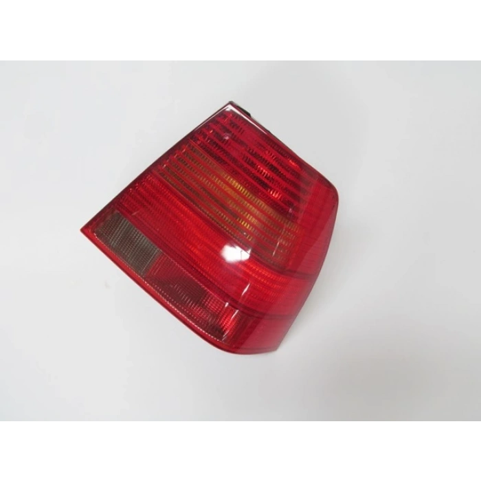 VOLKSWAGEN JETTA- 3- 99/04; STOP LAMBASI SAĞ USA TİP (TYC)