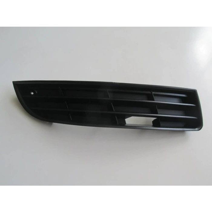 VOLKSWAGEN PASSAT- B6- 05/10; SİS LAMBA KAPAĞI SAĞ SİYAH SİS DELİKSİZ (TÜV)(TYG)