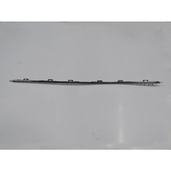 VOLKSWAGEN PASSAT- B8- 14/18; ARKA TAMPON ÇITASI ORTA NİKELAJI (TW)