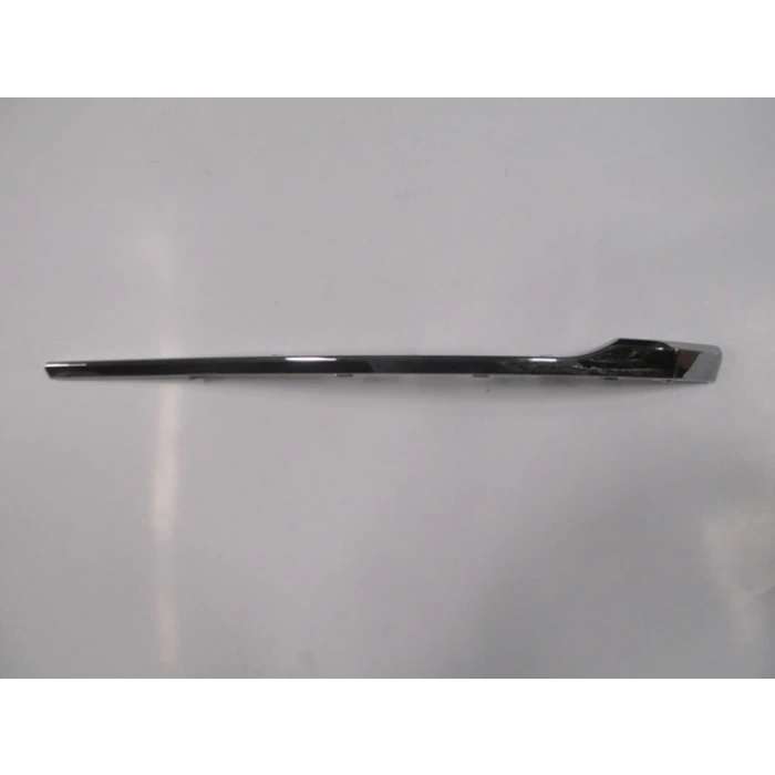 VOLKSWAGEN PASSAT- B8- 14/18; ÖN TAMPON PANJURU YAN ÇITASI SOL NİKELAJLI (TW)