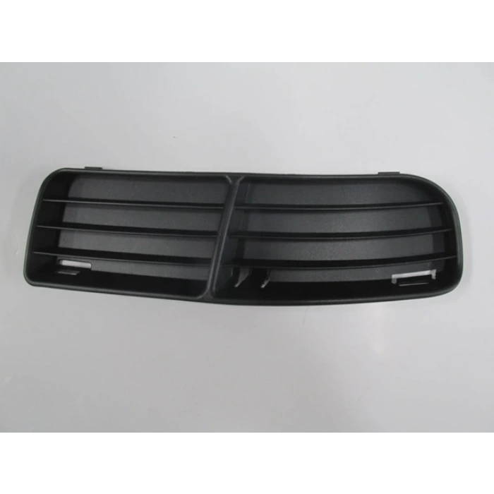 VOLKSWAGEN POLO- 3- 95/99; SİS LAMBA KAPAĞI SAĞ SİS DELİKSİZ