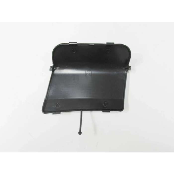 VOLKSWAGEN POLO- CLASSIC- 96/01; ARKA TAMPON ÇEKİ DEMİRİ KAPAĞI (LM)