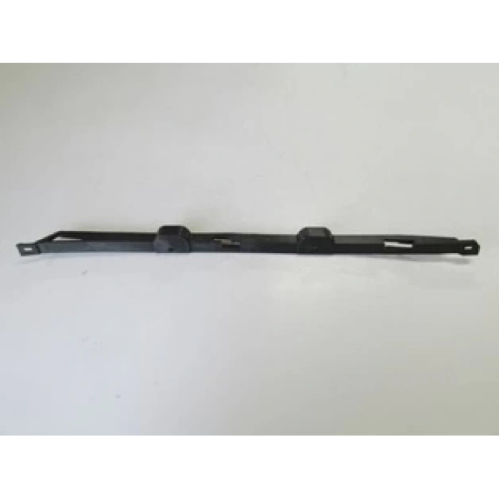 VOLKSWAGEN POLO- CLASSIC- 96/01; ARKA TAMPON İÇ BRAKETİ SAĞ DÜZ TİP (LM)