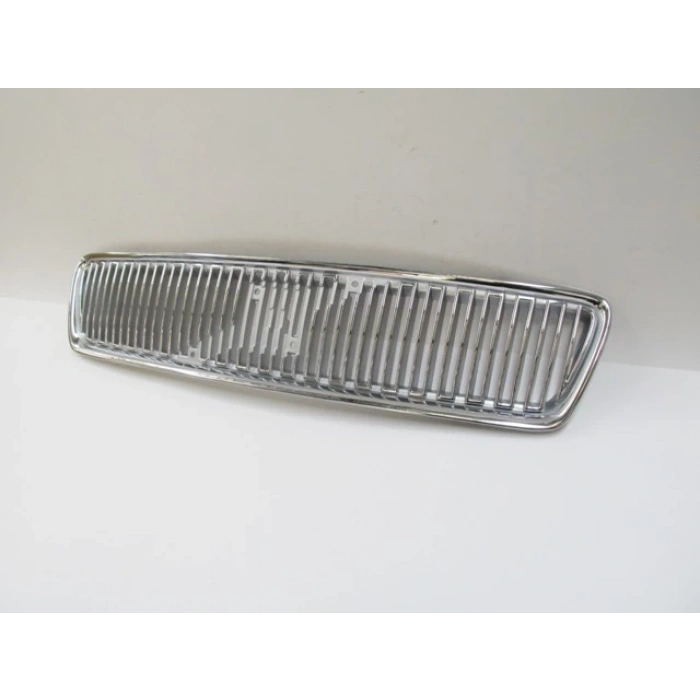 VOLVO S40- 96/00; ÖN PANJUR NİKELAJLI (TYG)