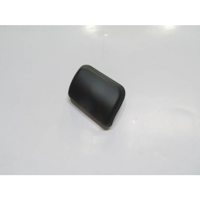 VOLVO XC90- 04/06; FAR YIKAMA FISKİYE KAPAĞI SAĞ (TYG)