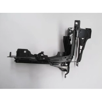 BMW 5 SERI- F10- 10/16; FAR ALT BAĞLANTI BRAKETİ SAĞ (PLASTİK BRAKETİ İLE BİRLİKTE) (TW)