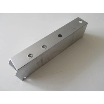 BMW 5 SERI- F10- 10/16; ÖN TAMPON BAĞLANTI BRAKETİ ALT SOL (ALÜMİNYUM)