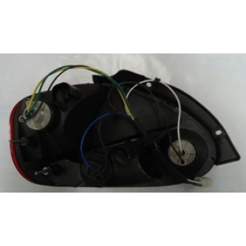 DAEWOO MATIZ- 98/01; STOP LAMBASI SAĞ KIRMIZI/SARI/BEYAZ (SARISI ALTTA) (FAMELLA)