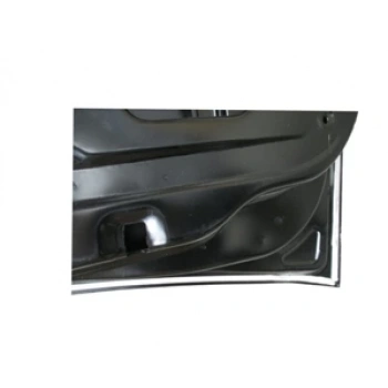 FORD FOCUS- SD/HB- 05/07; ÖN KAPI KOMPLE SOL SİYAH BAND DELİKSİZ (İCELİ/ÇEKOMASTİKLİ) (BFN)