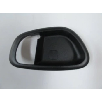 HYUNDAI I10- 08/11; ÖN KAPI İÇ AÇMA KOLU ÇERÇEVESİ SAĞ SİYAH