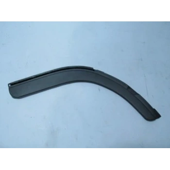 MITSUBISHI CANTER- FUSO- 06/12; ÇAMURLUK AĞZI PLASTİĞİ SAĞ (FE711) (BFN)