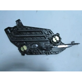 SKODA OCTAVIA- 10/12; FAR ALT BAĞLANTI BRAKETİ SAĞ (FAR ALT TAŞIYICISI/YIKAMASIZ) PLASTİK (TW-Y)