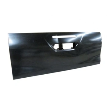 TOYOTA HILUX- PICK UP- 15/19; ARKA BAGAJ KAPAĞI KOMPLE (ORTADAN AÇMALI/STOP LAMBA DELİKLİ) (TW)