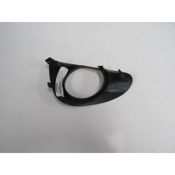 TOYOTA YARIS- 11/14; SİS LAMBA KAPAĞI SOL SİYAH (SİS DELİKLİ) (TYG)