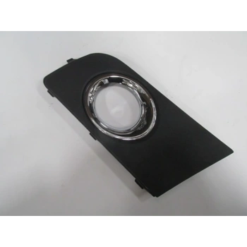 VOLKSWAGEN AMAROK- 11/16; SİS LAMBA KAPAĞI SAĞ SİS DELİKLİ SİYAH/ÇERÇEVESİ NİKELAJLI (TW)