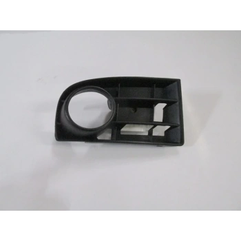 VOLKSWAGEN GOLF- 5- 04/09; SİS LAMBA KAPAĞI SAĞ SİYAH (SİS DELİKLİ) (BOYANIR TİP) (TYG)