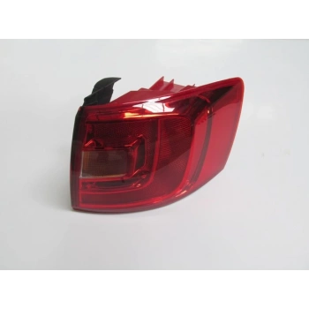 VOLKSWAGEN JETTA- 6- 11/14; DIS STOP LAMBASI SAG KIRMIZI/SARI (FAMELLA)