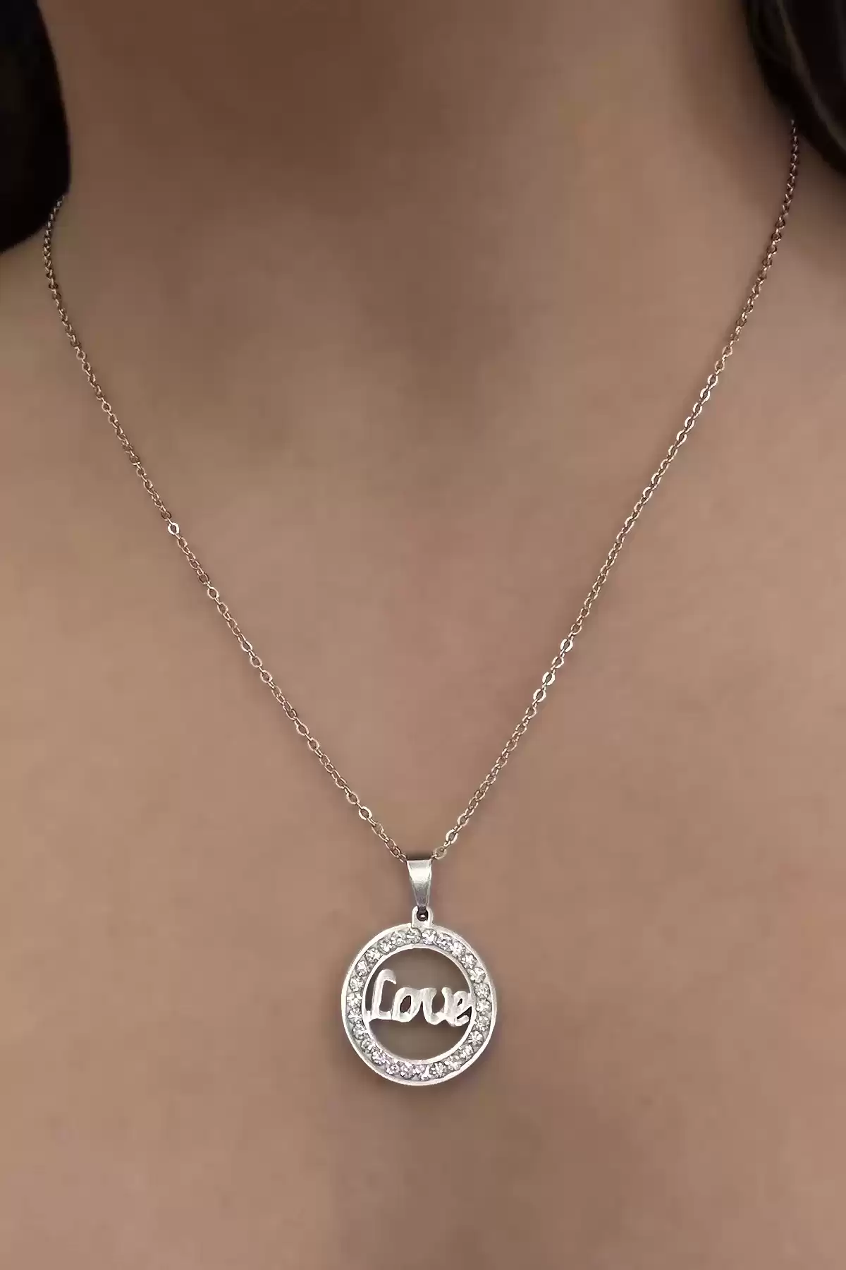 Gümüş Renk Love Yazılı Çelik Kolye