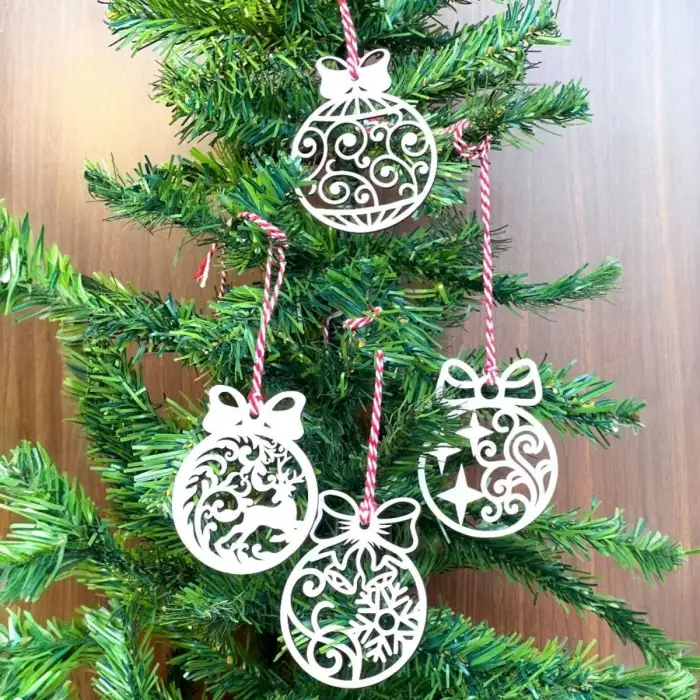 New 10 Parça Kırmızı Beyaz İpli Fiyonk Model Ahşap Yılbaşı Ağaç Süsü