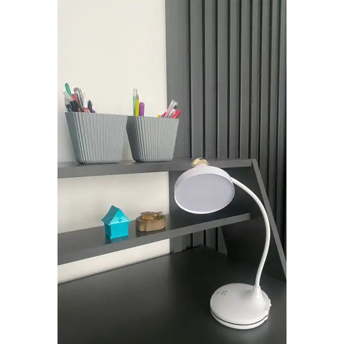 New Dokunmatik 3 Farklı LED Işıklı Çalışma Masası Üstü Lamba