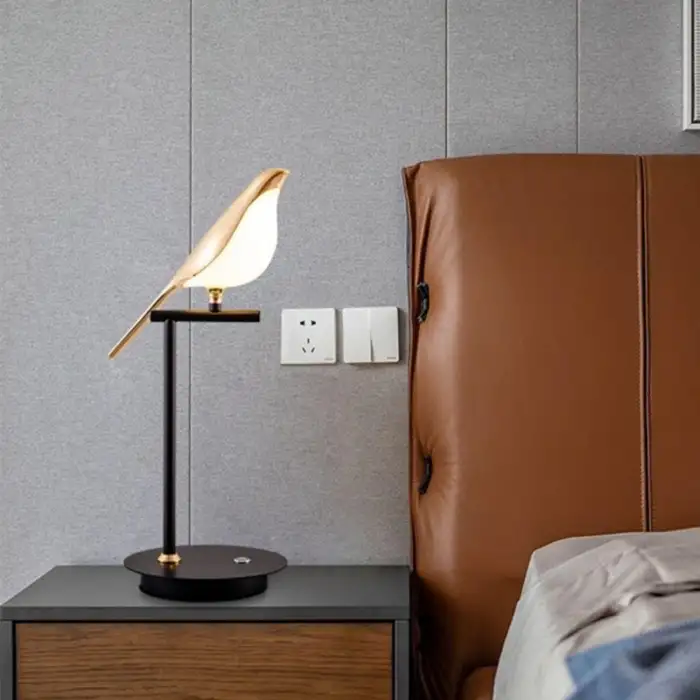 New Saksağan Kuş Modeli Tekli Dokunmatik Aydınlatma Masa Üstü Gece Lambası Göz Korumalı Abajur