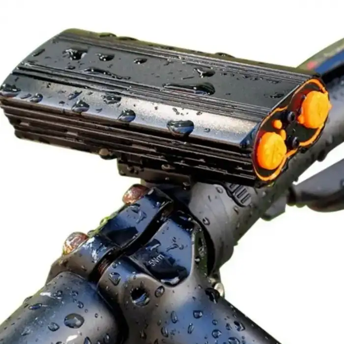 New Şarj Göstergeli Uzun Menzil Su Geçirmez LED Bisiklet Feneri 1600 Lumen