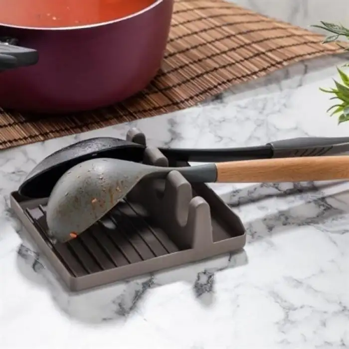 New Tencere Kapak Tutuculu Kaşıklıklı Tencere Kapak Standı Pratik Kaşık Kepçe Altlık Düzenleyici