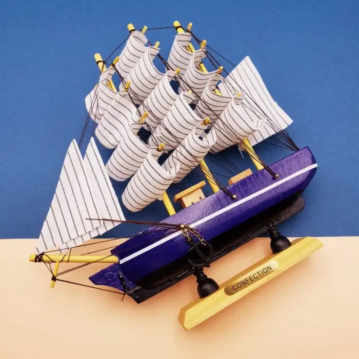 Büyük Boy Yelkenli Ahşap Gemi