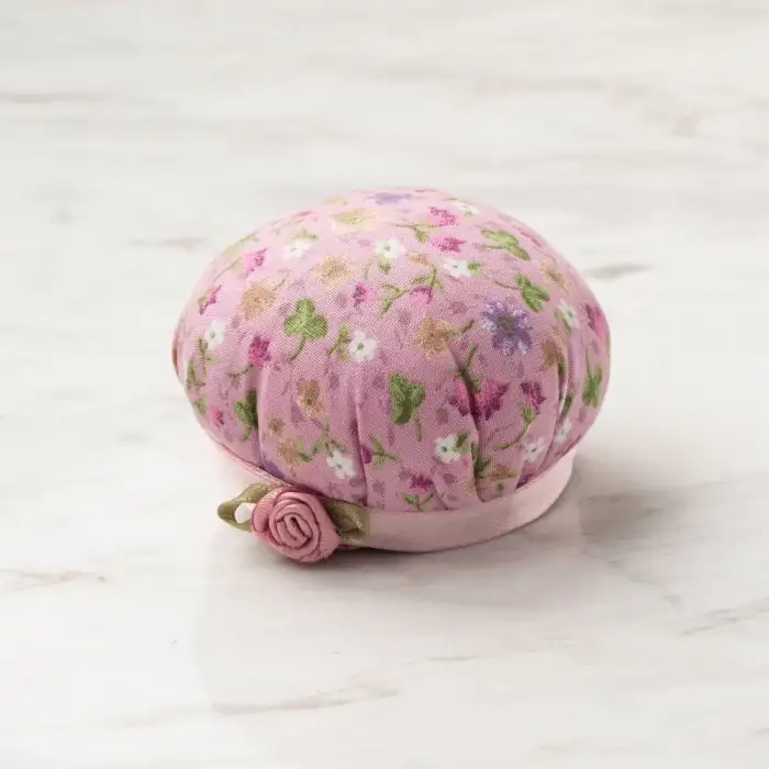 Loren Kola Takılabilir Lila Çiçekli İğnedanlık