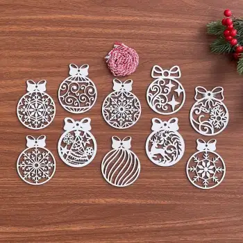 New 10 Parça Kırmızı Beyaz İpli Fiyonk Model Ahşap Yılbaşı Ağaç Süsü