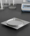 Alüminyum Tartım Kabı 100x8 mm – 100 Adetlik Toptan Set – Laboratuvar ve Endüstriyel Tartım Kapları