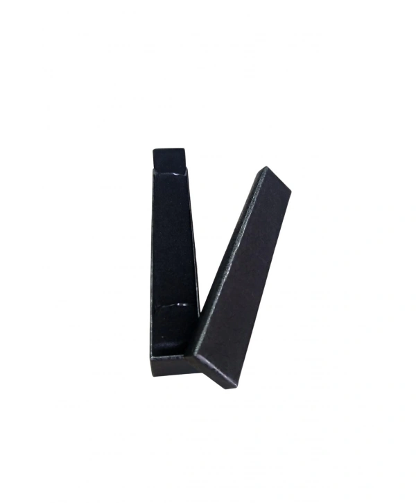 Kabartma Desenli Kısa Sert Siyah Karton Bileklik  15 Li Paket( Içi Süngerli) 16 cm