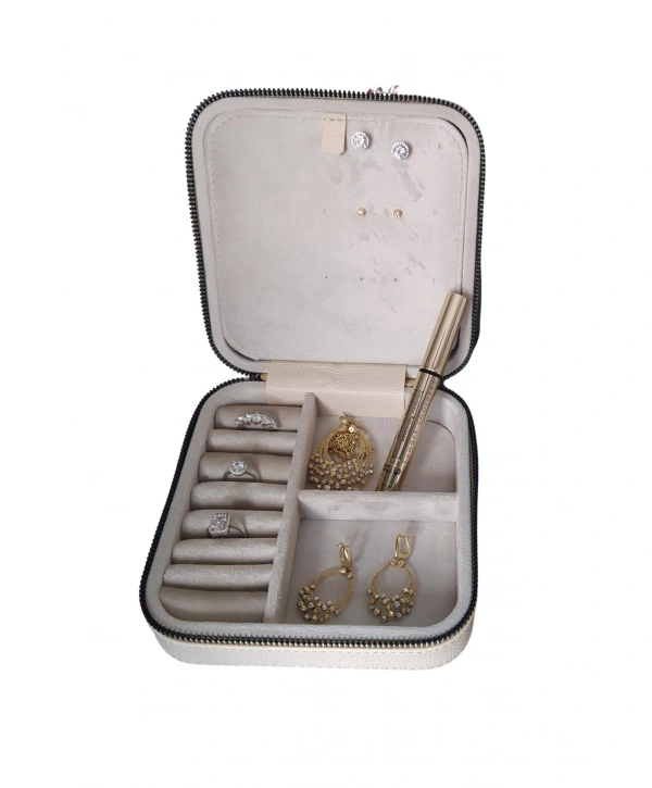 Fermuarlı Deri (Ahşap Kasalı ) Orta boy  Takı, Seyahat Ve Mücevher Çantası,kutusu Krem(15x15 Cm)