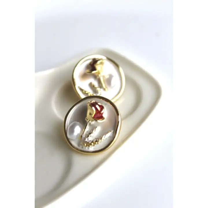 Vintage Kırmızı Gül Motifli 3d Tablo Tasarım Kadın Çelik Küpe Gold Kararmaz Renk Atmaz